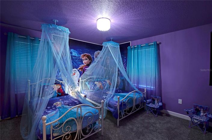 Image No.32-8 Bed Property for sale