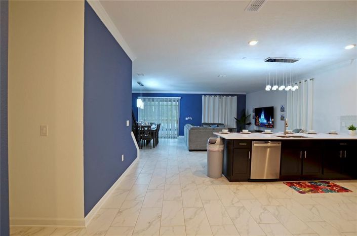 Image No.6-8 Bed Property for sale