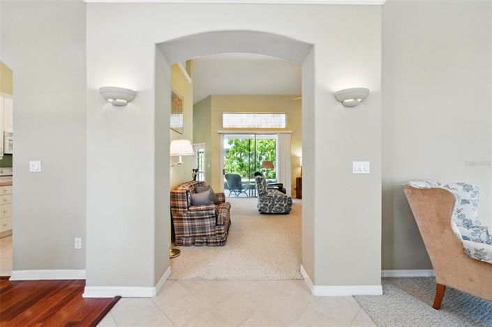 Image No.4-4 Bed Property for sale