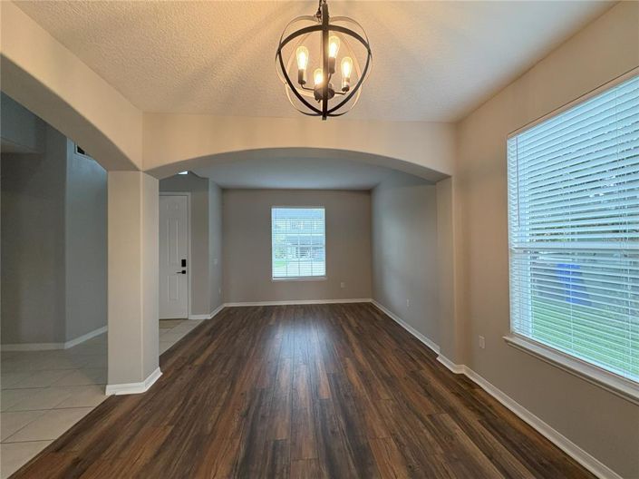 Image No.11-5 Bed Property for sale