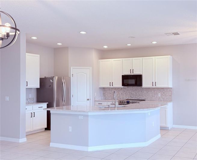 Image No.18-5 Bed Property for sale