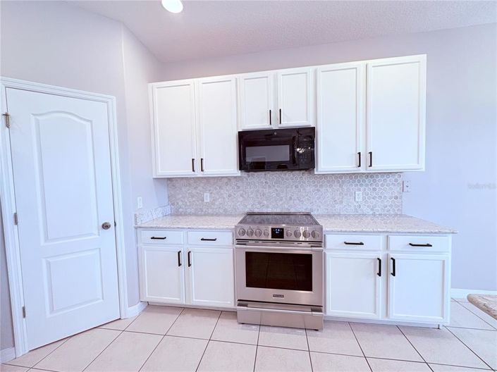 Image No.21-5 Bed Property for sale