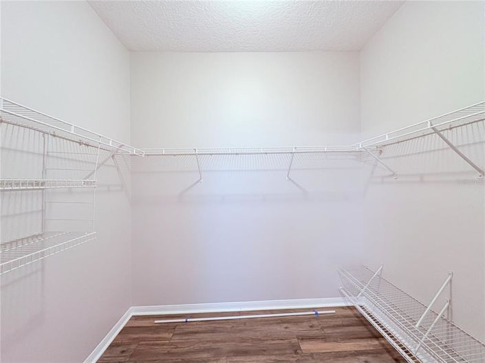 Image No.27-5 Bed Property for sale