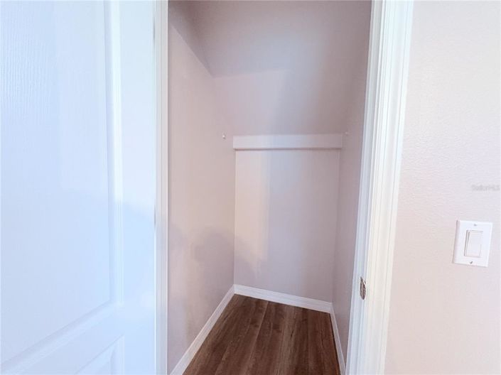 Image No.28-5 Bed Property for sale