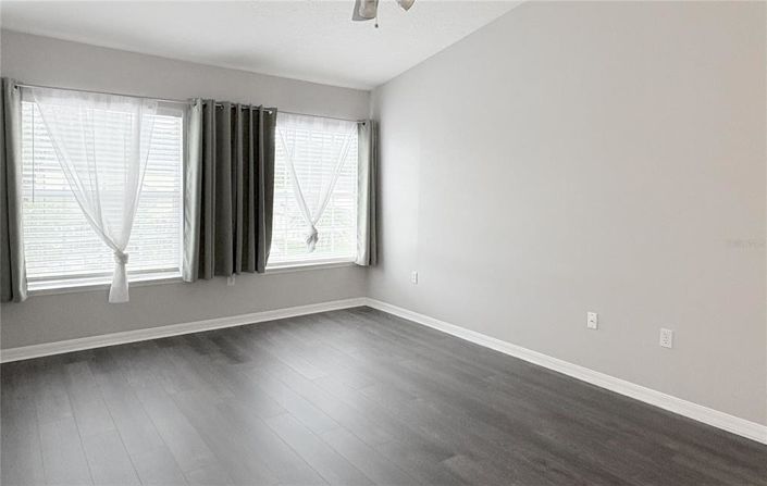 Image No.35-5 Bed Property for sale