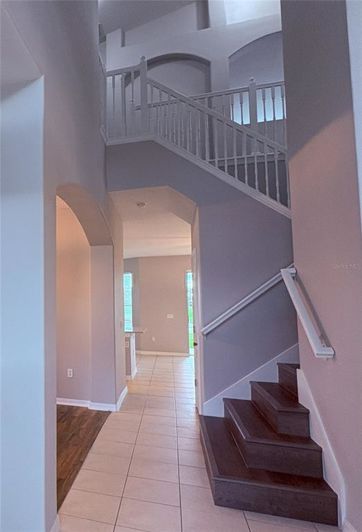 Image No.8-5 Bed Property for sale