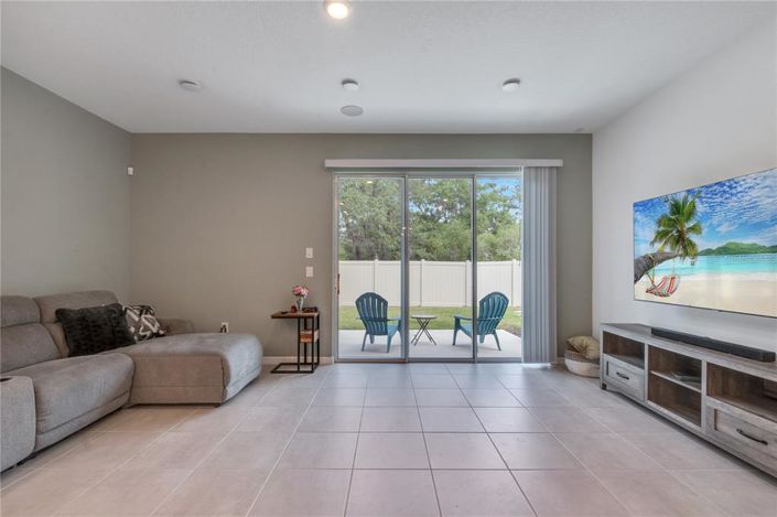 Image No.20-3 Bed Townhouse for sale