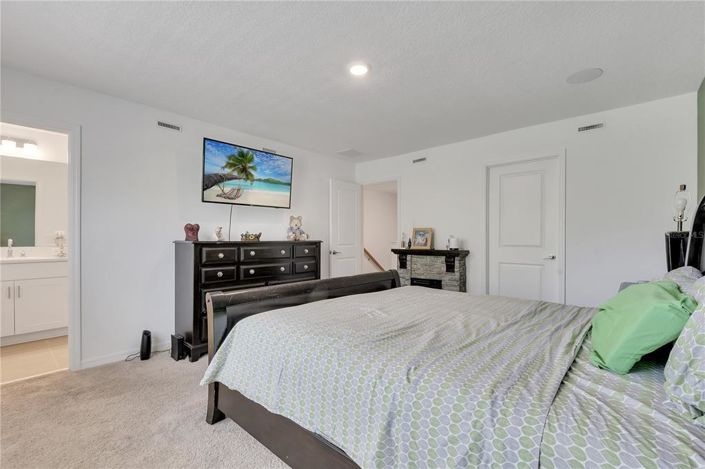 Image No.25-3 Bed Townhouse for sale