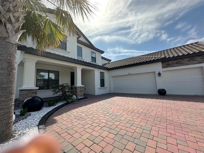 Image No.3-5 Bed Property for sale