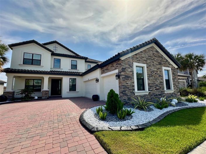 Image No.9-5 Bed Property for sale