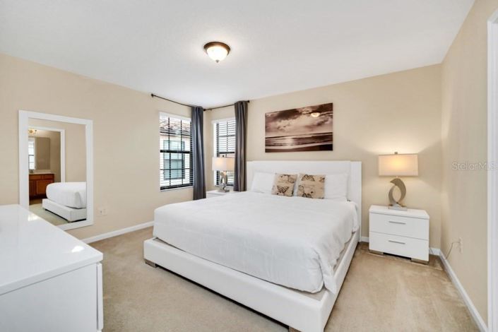 Image No.14-6 Bed Property for sale