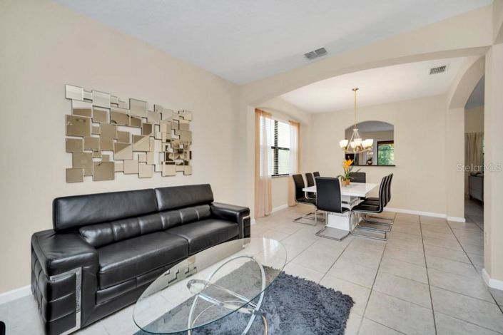 Image No.6-6 Bed Property for sale