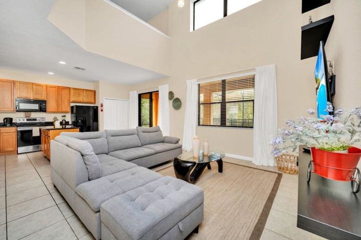 Image No.9-6 Bed Property for sale