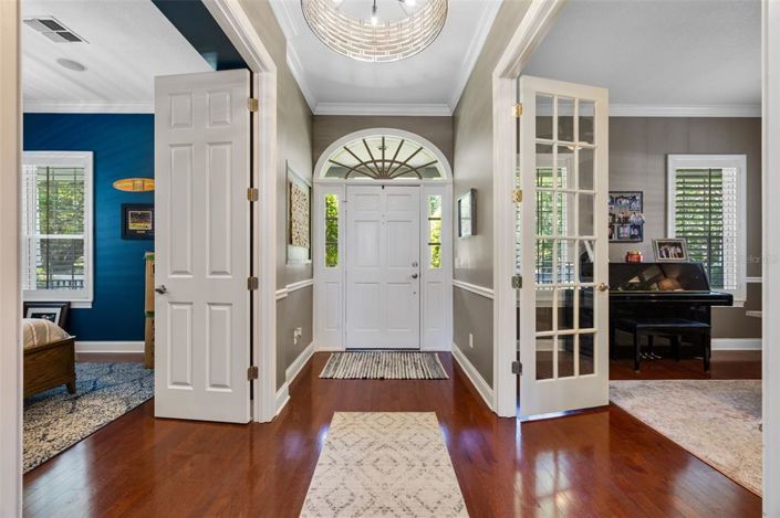 Image No.12-7 Bed Property for sale