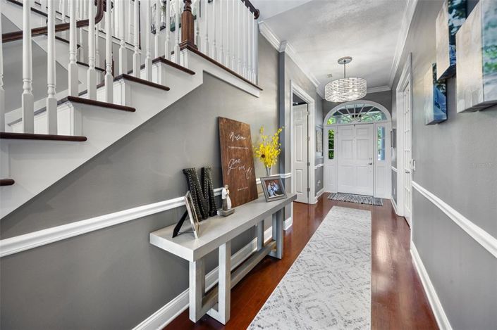 Image No.15-7 Bed Property for sale