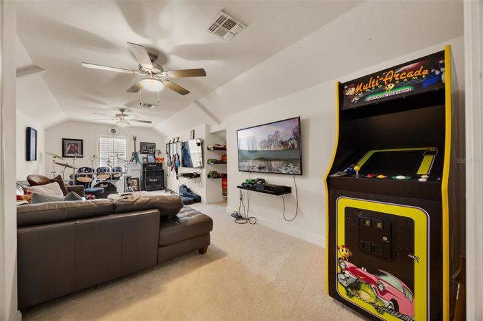 Image No.72-7 Bed Property for sale