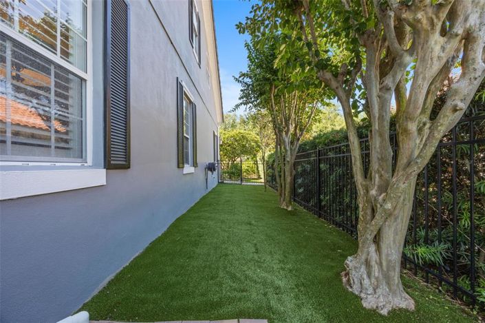 Image No.89-7 Bed Property for sale