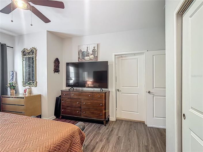 Image No.20-2 Bed Townhouse for sale