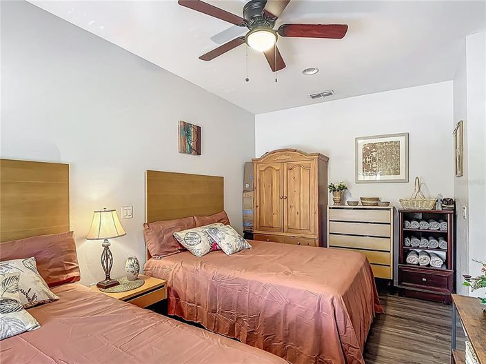 Image No.23-2 Bed Townhouse for sale