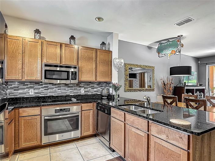 Image No.6-2 Bed Townhouse for sale