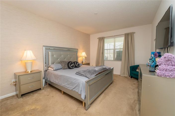 Image No.13-8 Bed Property for sale