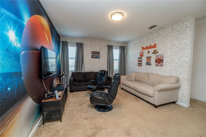 Image No.19-8 Bed Property for sale