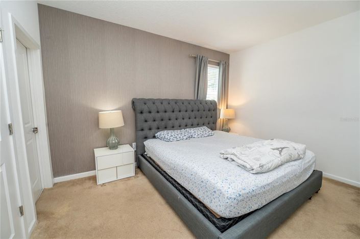 Image No.25-8 Bed Property for sale