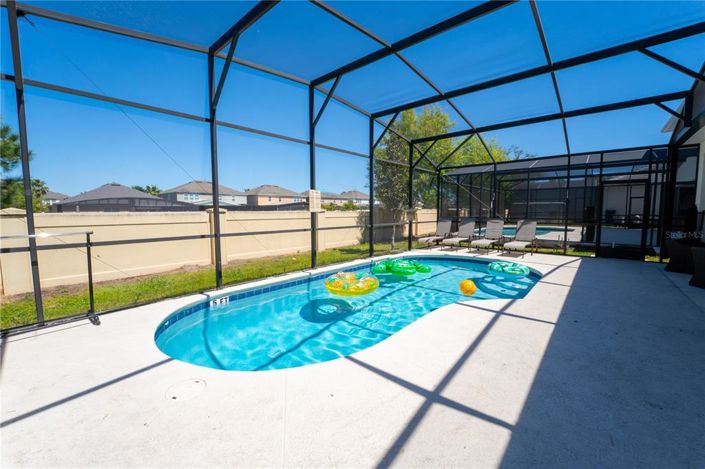 Image No.29-8 Bed Property for sale