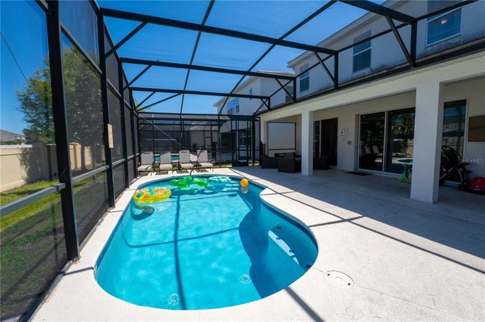 Image No.30-8 Bed Property for sale