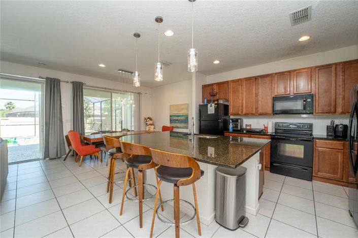 Image No.5-8 Bed Property for sale