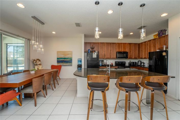 Image No.6-8 Bed Property for sale