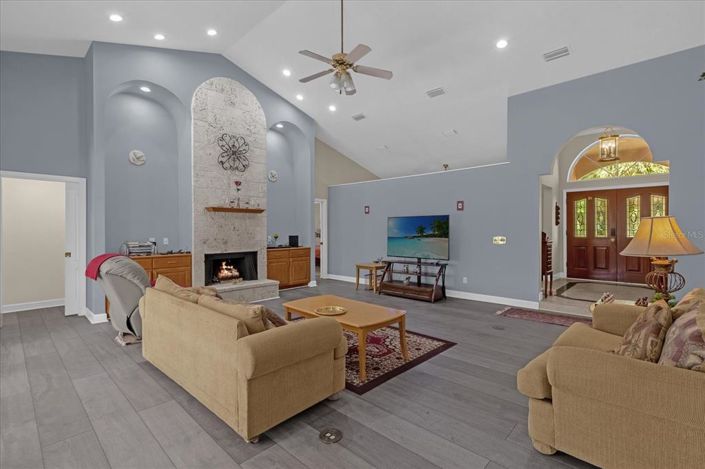 Image No.17-4 Bed Property for sale