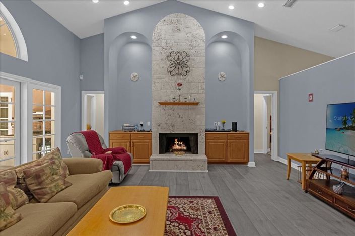 Image No.19-4 Bed Property for sale