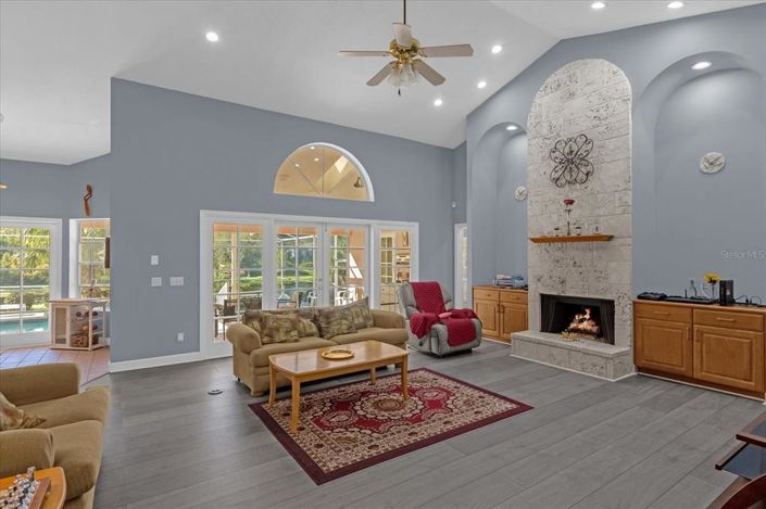 Image No.20-4 Bed Property for sale