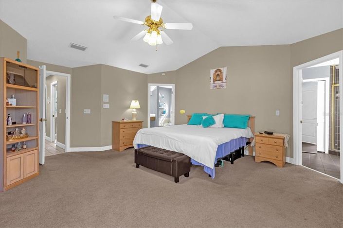 Image No.26-4 Bed Property for sale