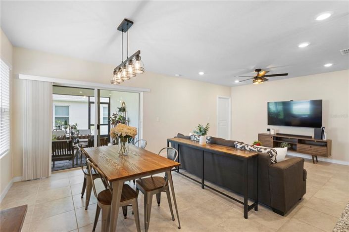 Image No.3-Propriété de 4 chambres à vendre à Kissimmee