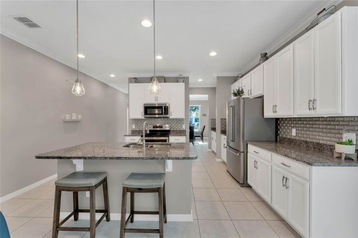 Image No.8-3 Bed Property for sale