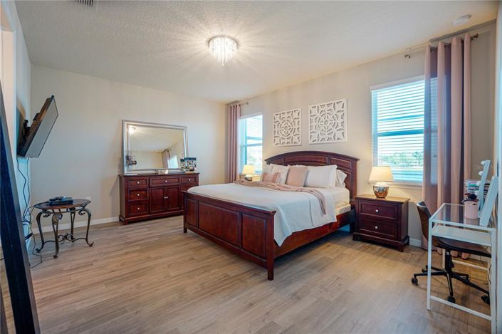 Image No.18-5 Bed Property for sale