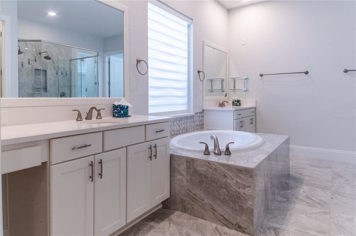 Image No.26-5 Bed Property for sale