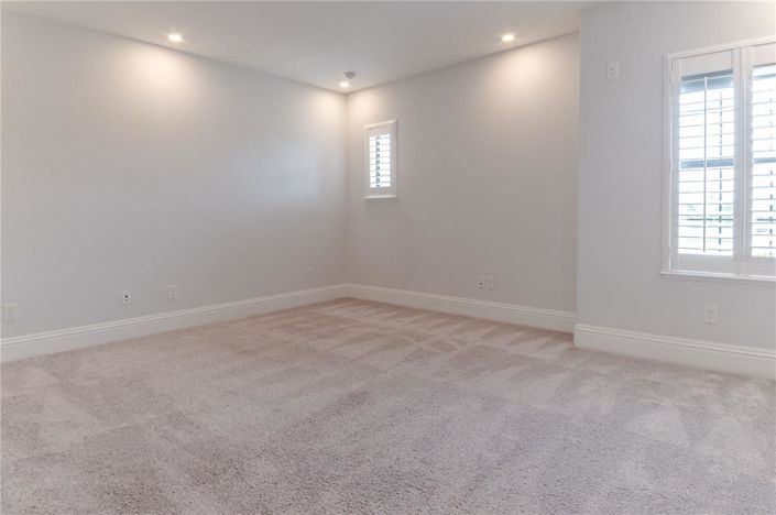 Image No.32-5 Bed Property for sale