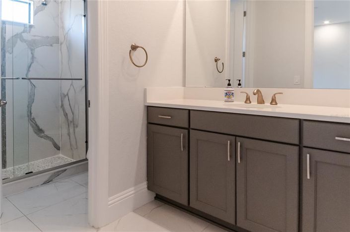 Image No.37-5 Bed Property for sale