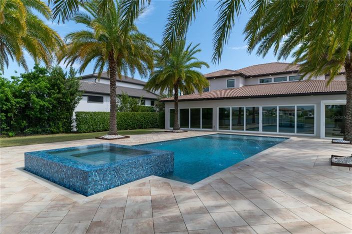 Image No.44-5 Bed Property for sale