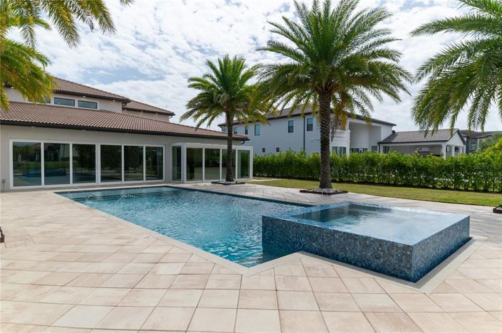 Image No.45-5 Bed Property for sale