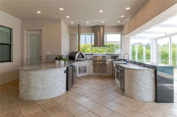 Image No.48-5 Bed Property for sale