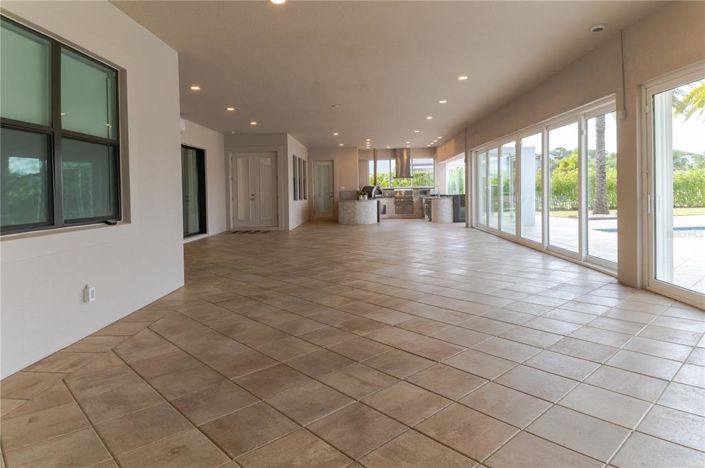 Image No.54-5 Bed Property for sale