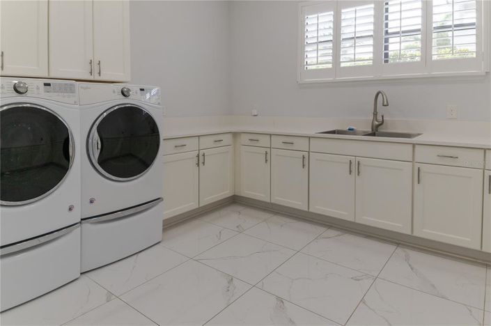 Image No.59-5 Bed Property for sale