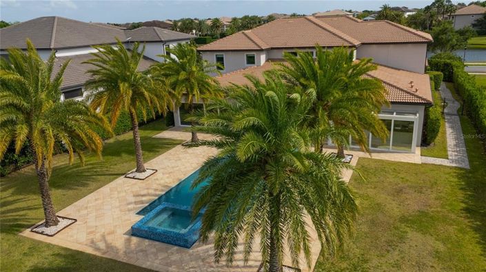 Image No.66-5 Bed Property for sale