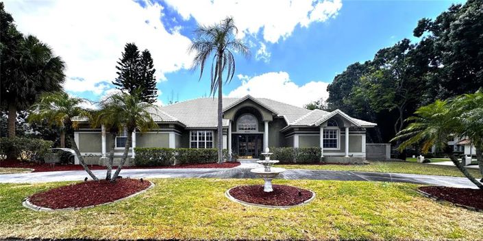 Image No.1-Propriété de 4 chambres à vendre à Orlando