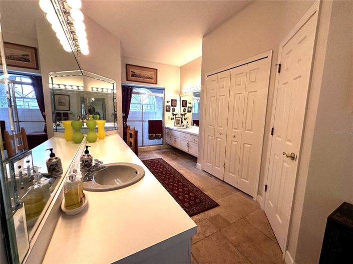 Image No.20-4 Bed Property for sale