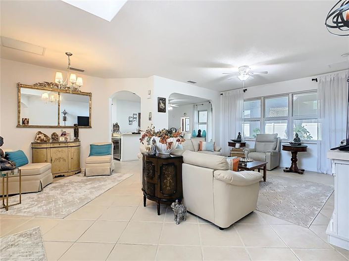 Image No.13-3 Bed Property for sale